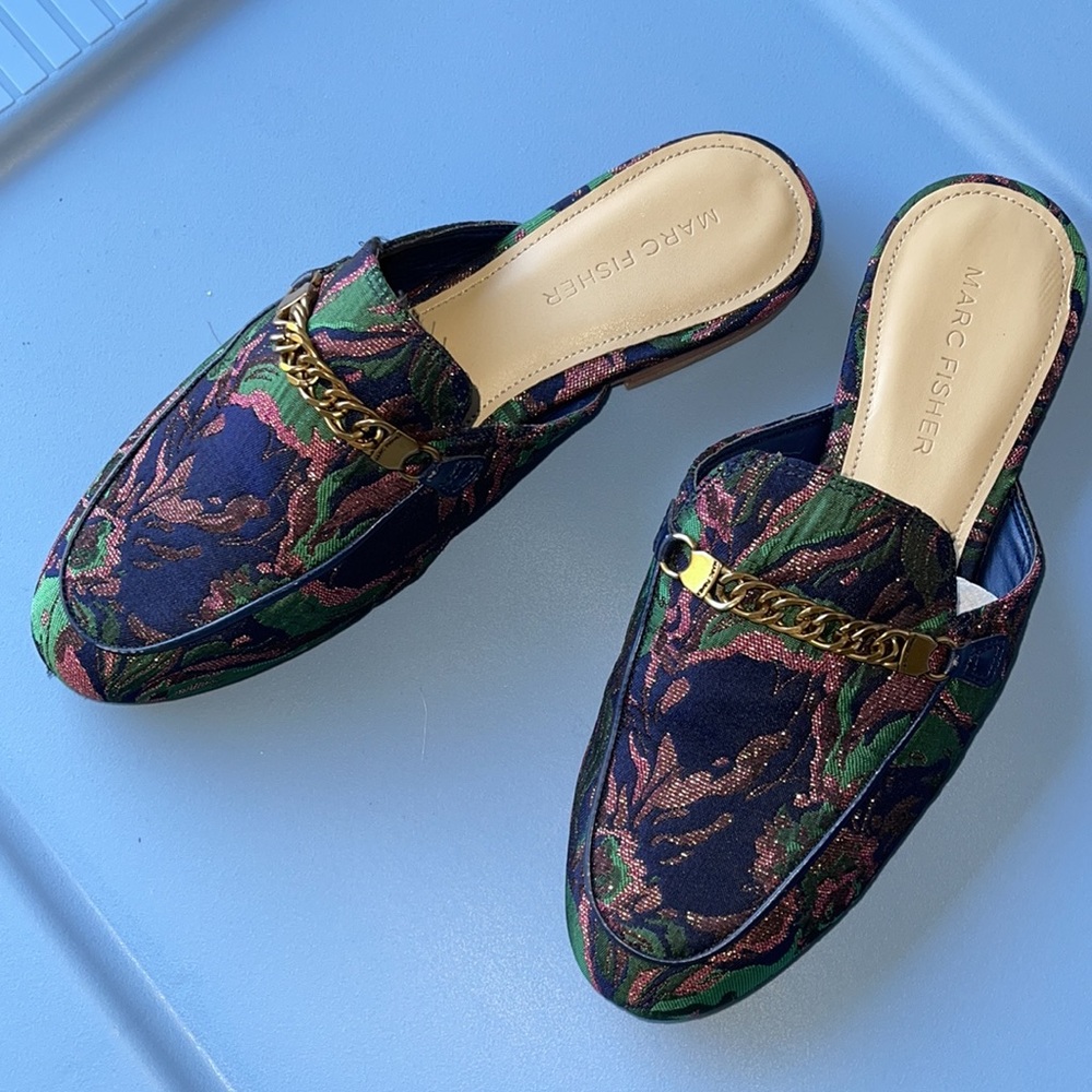 Marc Fisher Slip ons Like new!